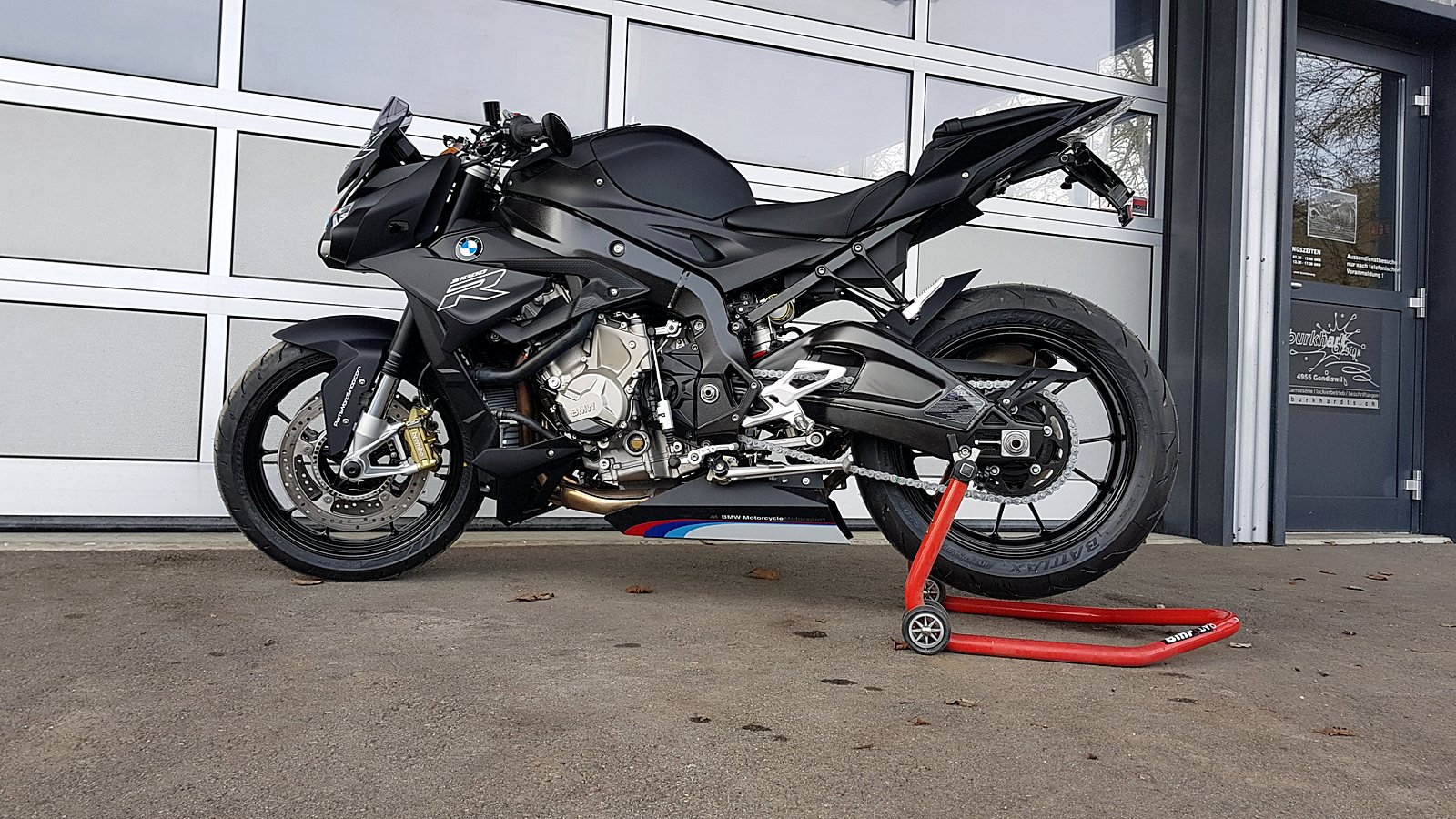 BMW S1000R in Mattschwarz