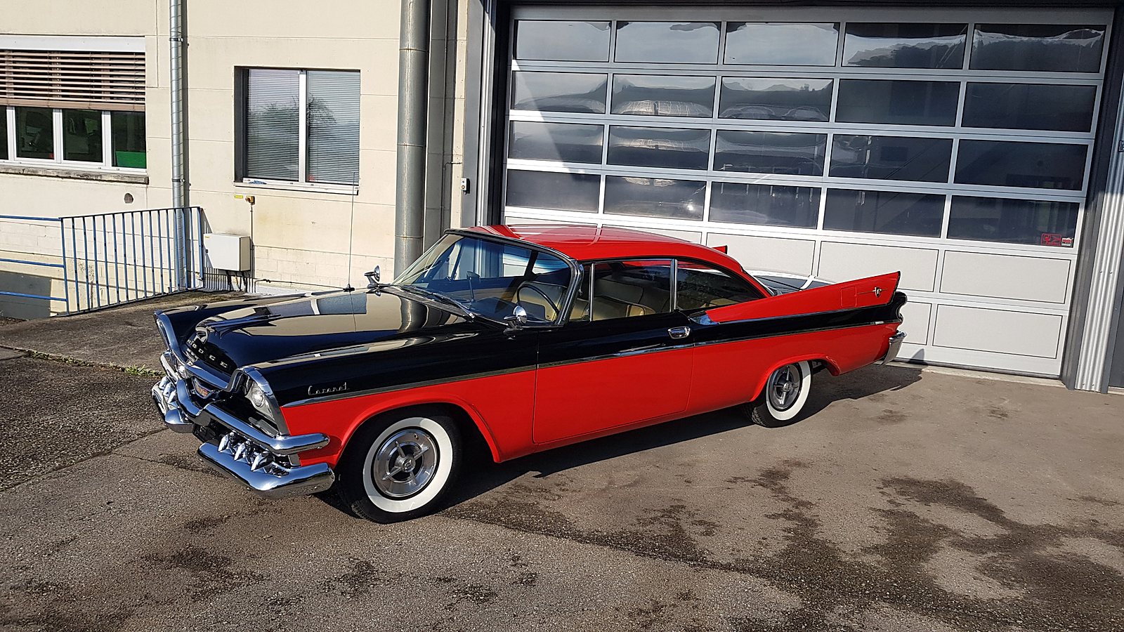 Dodge Coronet, zweifarbig lackiert